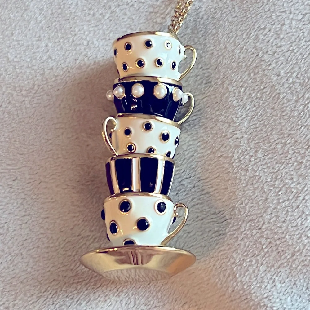 NWT Kate Spade Alice In Wonderland Stacked Teacup Pendant Necklace